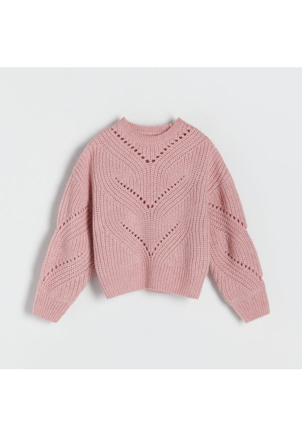 Reserved - Sweter z ozdobnym splotem - Różowy. Kolor: różowy. Materiał: dzianina. Wzór: ze splotem