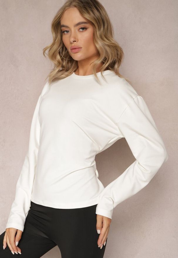 Renee - Biała Bawełniana Bluza z Ozdobnym Wiązaniem Fanarita. Kolor: biały. Materiał: bawełna
