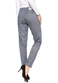 Lee - SPODNIE LEE DAMSKIE SLIM CHINO NAVY PINSTRIPE L310YACK. Okazja: do pracy, na co dzień. Styl: casual, elegancki #4