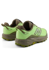 Buty męskie New Balance FuelCell Rebel Trail MRBT66K – zielone. Kolor: zielony. Materiał: syntetyk, materiał, guma. Szerokość cholewki: normalna. Sport: bieganie, fitness #5