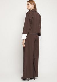 Born2be - Ciemnobrązowy Komplet Garniturowy Marynarka i Spodnie z Kontrastowymi Wstawkami Daviraya. Kolor: brązowy #6