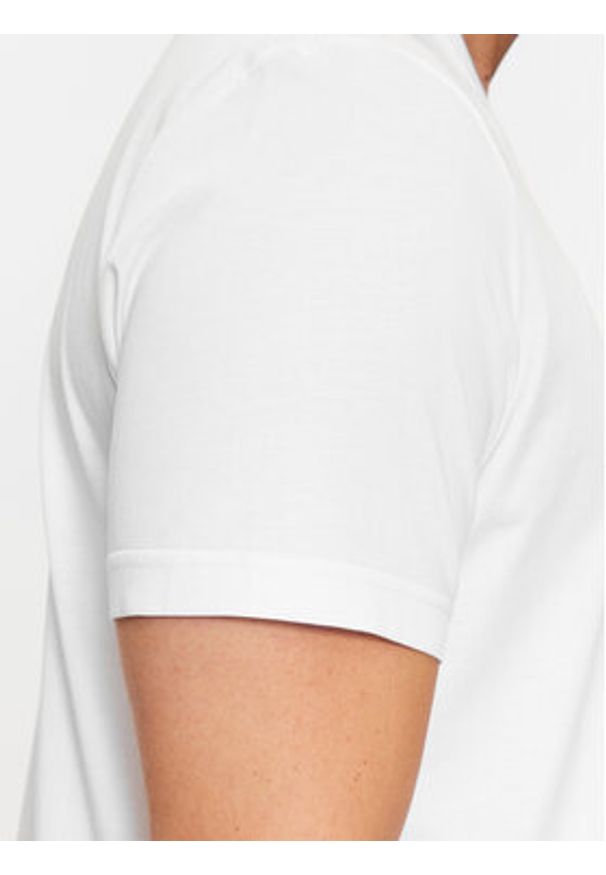 GANT - Gant T-Shirt Reg Archive Shield Ss 2003199 Biały Regular Fit. Kolor: biały. Materiał: bawełna