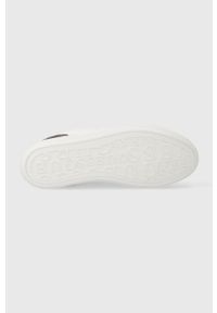 Guess sneakersy GENZA kolor biały FL8GEA PEL12. Nosek buta: okrągły. Kolor: biały. Materiał: guma. Obcas: na platformie #2