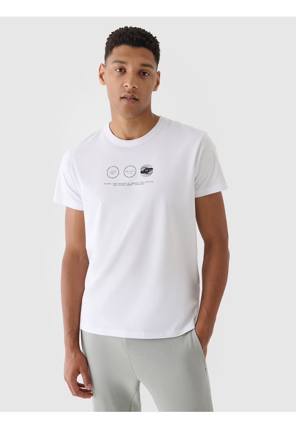 4f - 4F T-shirt regular z nadrukiem męski - biały M. Okazja: na co dzień. Kolor: biały. Materiał: dzianina, jersey, bawełna. Długość rękawa: krótki rękaw. Długość: krótkie. Wzór: nadruk. Styl: sportowy, klasyczny, casual