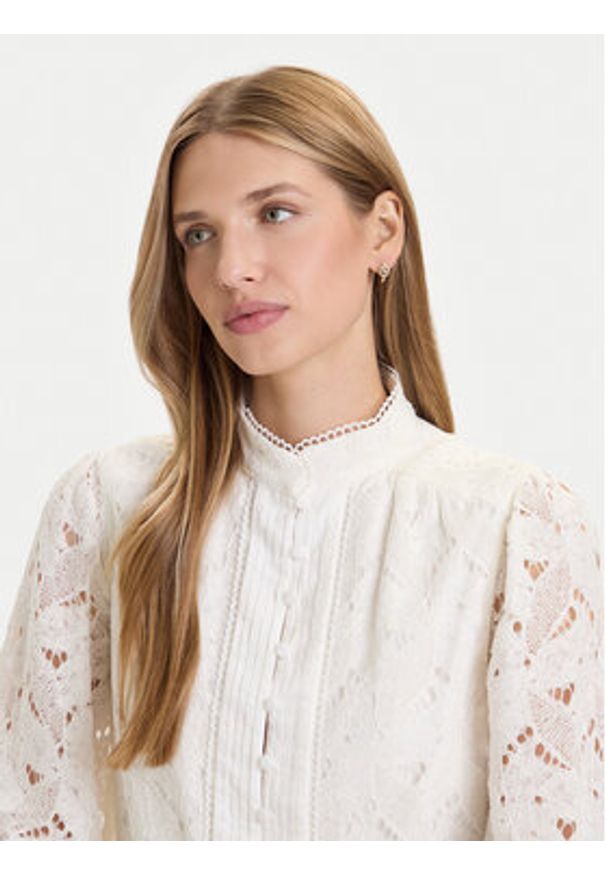 Guess Kolczyki JUBE05 518JW Złoty. Materiał: metalowe. Kolor: złoty