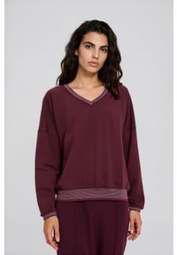 MOODO - Bluza z dekoltem w serek burgundowa. Typ kołnierza: dekolt w serek. Kolor: czerwony. Materiał: bawełna, elastan #1