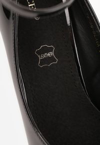 Born2be - Czarne Lakierowane Szpilki Vices ze Skórzaną Wkładką i Paskiem przy Kostce Alendde. Okazja: na spotkanie biznesowe, na ślub cywilny, do pracy, na wesele. Nosek buta: szpiczasty. Zapięcie: pasek. Kolor: czarny. Materiał: skóra, lakier. Obcas: na szpilce. Styl: biznesowy, elegancki. Wysokość obcasa: średni #3