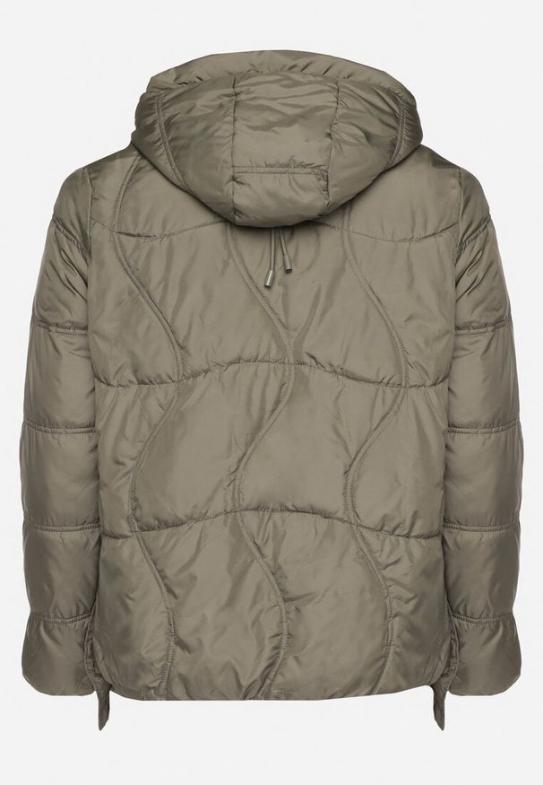 Born2be - Zielona Kurtka Pikowana z Nieodpinanym Kapturem i Kieszeniami Annitte. Okazja: na co dzień. Kolekcja: plus size. Kolor: zielony. Materiał: jeans. Styl: casual