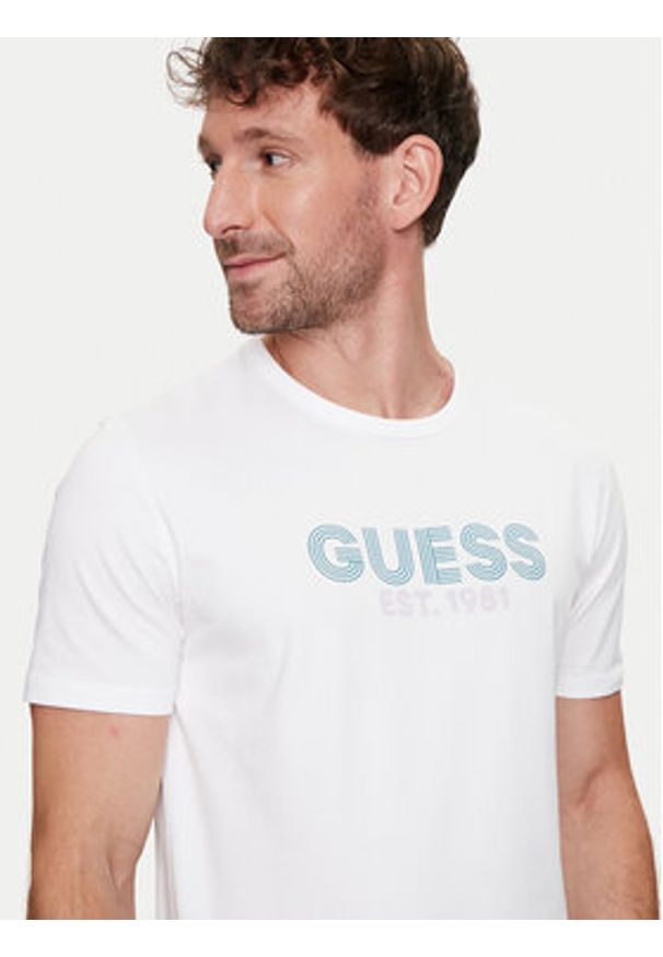Guess T-Shirt M4YI30 J1314 Biały Slim Fit. Kolor: biały. Materiał: bawełna