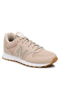 Buty do chodzenia damskie New Balance 500. Kolor: beżowy. Materiał: syntetyk, materiał. Szerokość cholewki: normalna. Sport: turystyka piesza