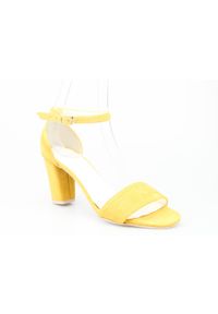Inna - Sandały zamszowe na słupku żółte Optimo. Kolor: żółty. Materiał: zamsz. Obcas: na słupku. Styl: elegancki. Wysokość obcasa: średni #3