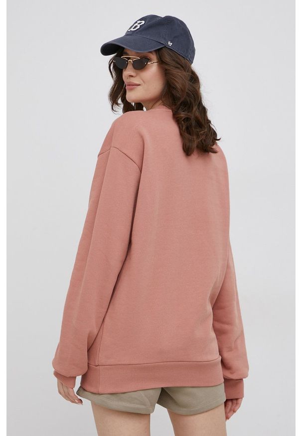 Reebok Classic Bluza bawełniana kolor pomarańczowy z aplikacją. Okazja: na co dzień. Kolor: pomarańczowy. Materiał: bawełna. Wzór: aplikacja. Styl: casual