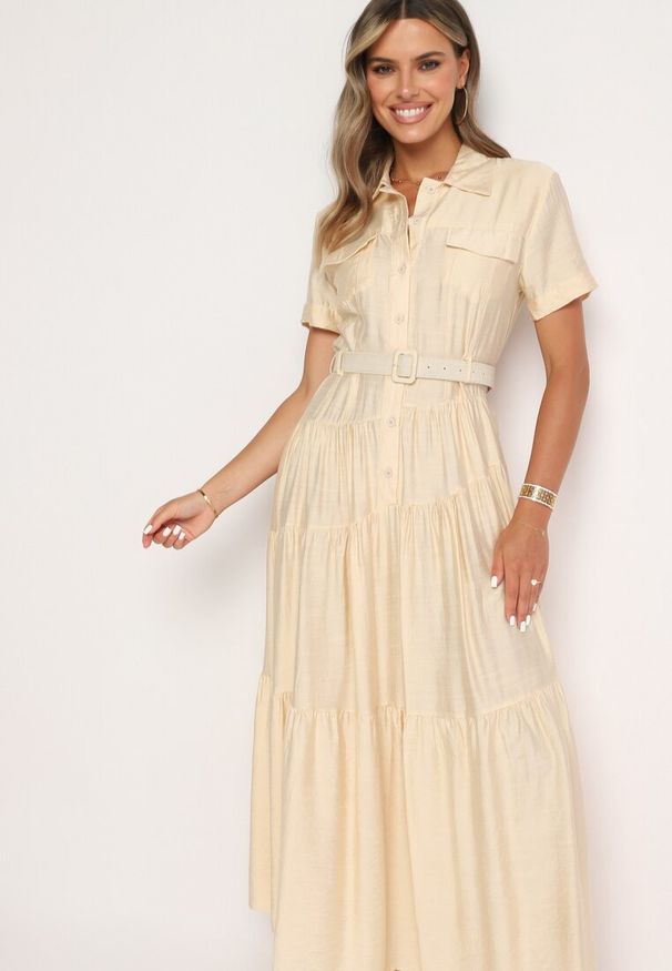 Born2be - Beżowa Sukienka Koszulowa o Rozkloszowanym Kroju z Paskiem w Talii Vimorise. Typ kołnierza: dekolt w kształcie V. Kolor: beżowy. Typ sukienki: koszulowe. Styl: elegancki