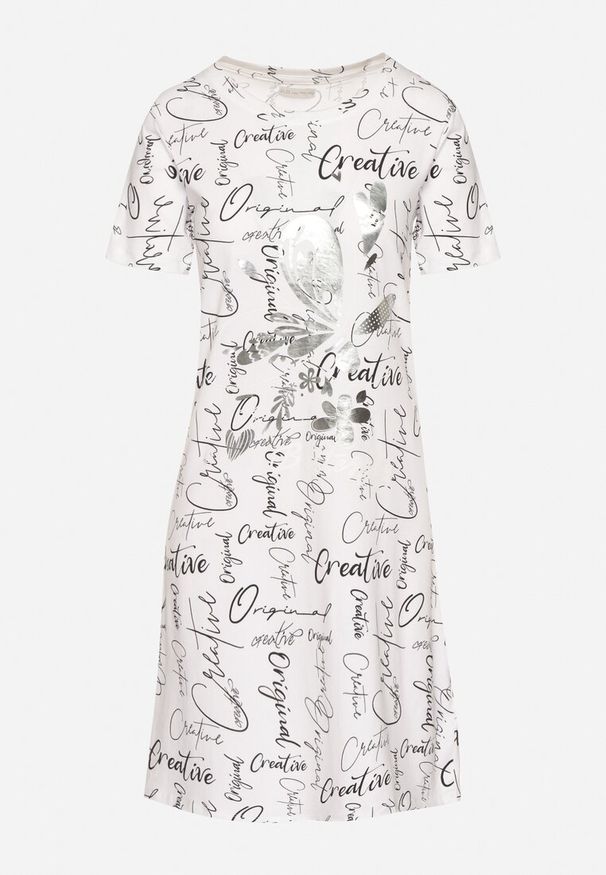 Born2be - Biała Bawełniana Sukienka o T-shirtowym Kroju z Ozdobnym Nadrukiem Feviressa. Okazja: na co dzień. Kolor: biały. Materiał: bawełna. Długość rękawa: krótki rękaw. Wzór: nadruk. Sezon: lato. Styl: elegancki, casual