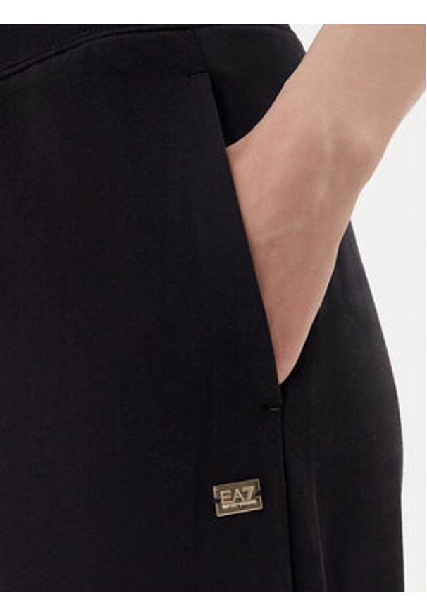 EA7 Emporio Armani Spodnie dresowe 7W000083 AF13135 UC001 Czarny Wide Leg. Kolor: czarny. Materiał: bawełna