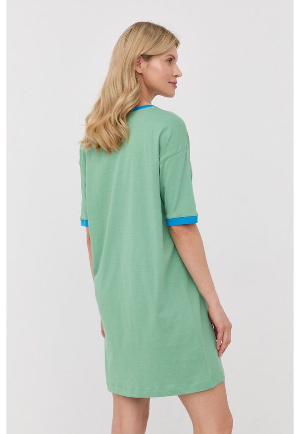 Love Moschino sukienka bawełniana kolor zielony mini oversize. Kolor: zielony. Materiał: bawełna. Długość rękawa: krótki rękaw. Wzór: nadruk. Typ sukienki: oversize. Długość: mini