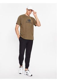 New Balance T-Shirt Essentials Stacked Logo Cotton Jersey Short Sleeve T-shirt MT31541 Brązowy Regular Fit. Kolor: brązowy. Materiał: bawełna #5