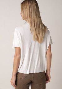 Born2be - Biała Bluzka z Wiskozą o Nietoperzowym Kroju Oromeda. Okazja: na co dzień. Kolor: biały. Materiał: wiskoza. Styl: casual #2