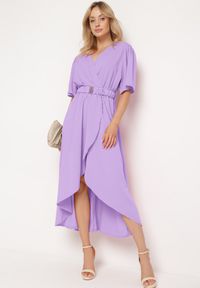 Born2be - Fioletowa Rozkloszowana Sukienka Kopertowa z Gumką w Talii i Ozdobnym Paskiem Vasena. Kolor: fioletowy. Typ sukienki: kopertowe. Styl: elegancki #7