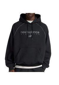 Bluza męska New Balance Trackside Fleece MT611629BK - czarna. Kolor: czarny. Materiał: poliester, bawełna, dresówka. Wzór: aplikacja. Styl: klasyczny #1