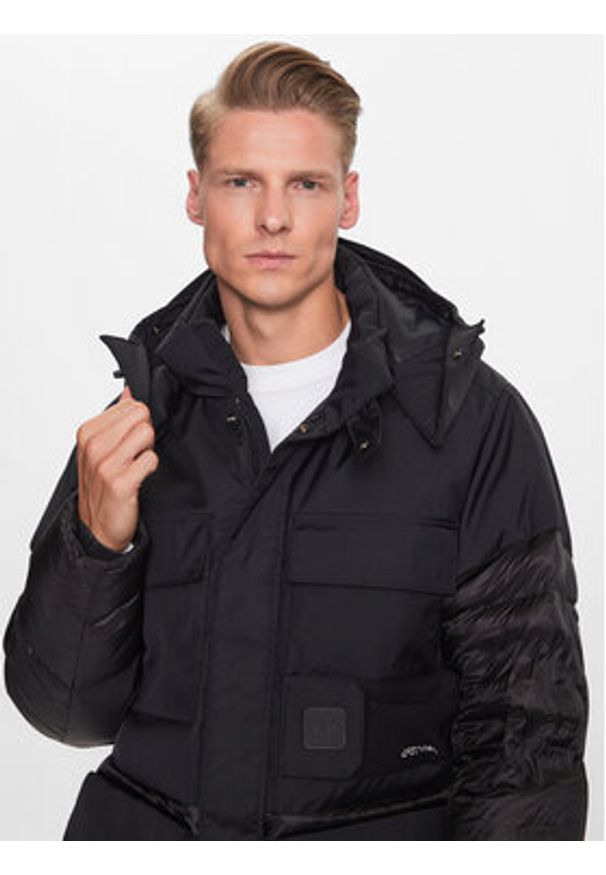 C.P. Company Parka Dynatec 13CMOW036A 006352M Czarny Regular Fit. Kolor: czarny. Materiał: syntetyk