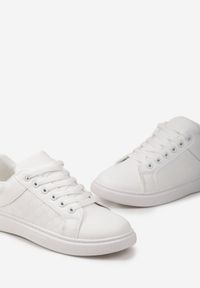 Renee - Białe Sznurowane Sneakersy Vilimea. Kolor: biały
