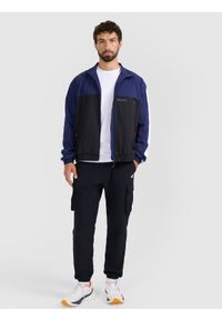 4f - 4F Kurtka przejściowa męska - czarna M. Okazja: na co dzień. Typ kołnierza: kołnierzyk stójkowy. Kolor: czarny. Materiał: materiał. Styl: casual, sportowy #2