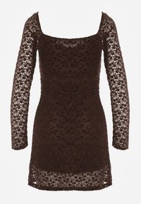 Born2be - Brązowa Koronkowa Sukienka o Dopasowanym Kroju z Kwadratowym Dekoltem Tiwedesa. Okazja: na imprezę. Typ kołnierza: dekolt kwadratowy. Kolor: brązowy. Materiał: koronka. Styl: klasyczny, elegancki #2