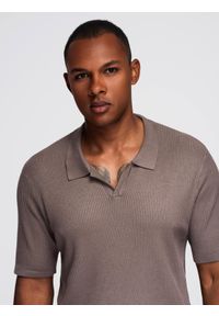 Ombre Clothing - Męska koszulka polo bez guzików z otwartym kołnierzykiem – popielata V4 OM-POSS-0160 - XXL. Typ kołnierza: polo. Kolor: szary. Materiał: dzianina, wiskoza, nylon, prążkowany, elastan. Styl: klasyczny, elegancki