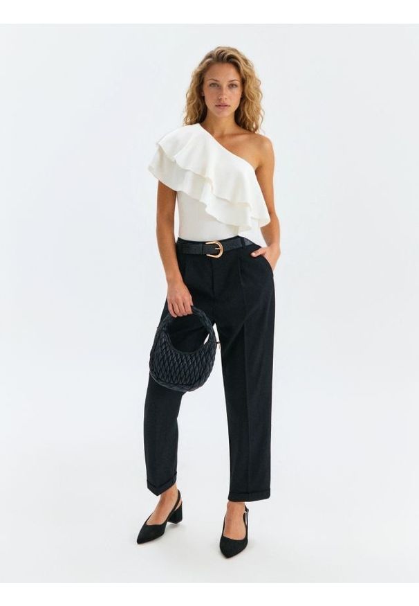 Sinsay - Spodnie cygaretki - czarny. Kolor: czarny