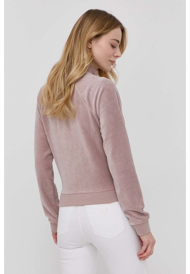 Guess bluza damska kolor beżowy gładka. Okazja: na co dzień. Kolor: beżowy. Materiał: dzianina. Długość rękawa: raglanowy rękaw. Wzór: gładki. Styl: casual
