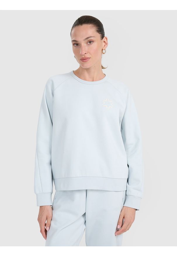 4f - 4F Bluza dresowa nierozpinana bez kaptura damska - niebieska L. Okazja: na co dzień. Typ kołnierza: bez kaptura. Kolor: niebieski. Materiał: dresówka. Styl: casual