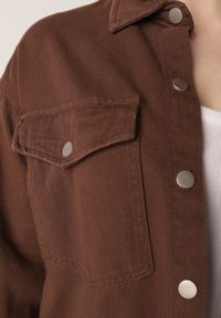 Born2be - Brązowa Bawełniana Kurtka Jeansowa o Koszulowym Kroju na Napy Yrelola. Okazja: na co dzień, do pracy. Kolor: brązowy. Materiał: jeans, bawełna. Długość: długie. Styl: casual, klasyczny #7