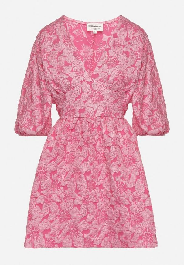 Born2be - Różowa Rozkloszowana Sukienka z Rękawami Nietoperz z Tłoczeniem Darinel. Okazja: na co dzień. Typ kołnierza: dekolt w kształcie V. Kolor: różowy. Materiał: jeans. Typ sukienki: rozkloszowane. Styl: klasyczny, casual