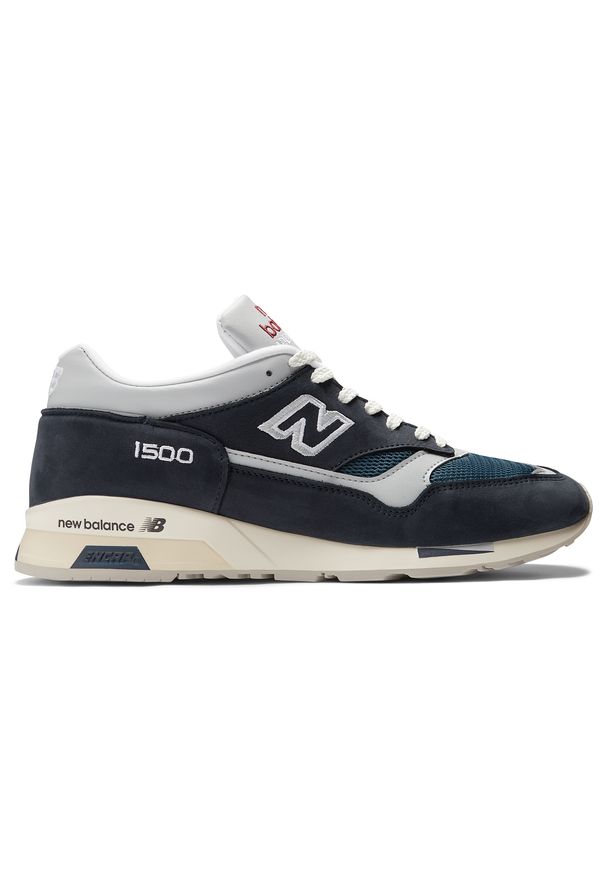 Buty męskie New Balance U1500VNV – granatowe. Kolor: niebieski. Materiał: zamsz, skóra. Szerokość cholewki: normalna. Sezon: lato