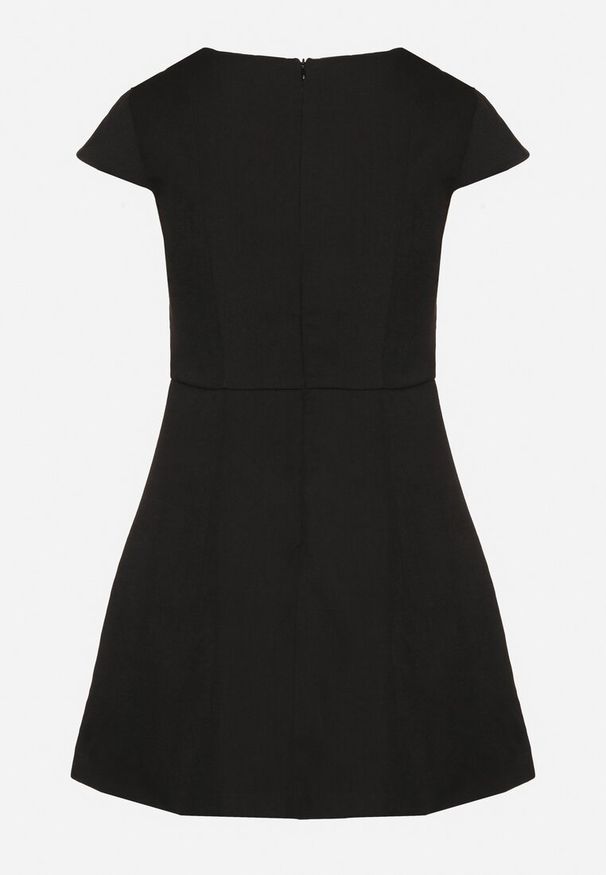 Born2be - Czarna Elegancka Sukienka z Kwadratowym Dekoltem Melretia. Typ kołnierza: dekolt kwadratowy. Kolor: czarny. Długość rękawa: krótki rękaw. Typ sukienki: dopasowane. Styl: elegancki