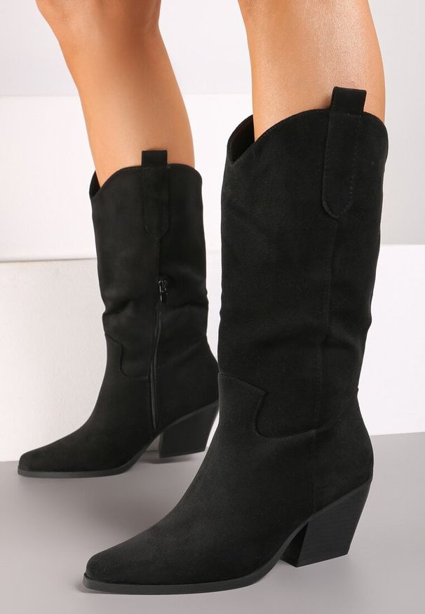 Renee - Czarne Kozaki na Stożku w Stylu Kowbojek Naures. Okazja: na co dzień. Kolor: czarny. Materiał: skóra. Obcas: na stożku. Styl: casual, klasyczny, elegancki, rockowy. Wysokość obcasa: średni
