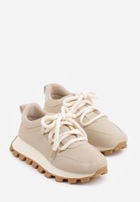 Renee - Beżowe Sneakersy na Platformie Ozdobionej Tłoczeniem Zerla. Okazja: na co dzień. Kolor: beżowy. Materiał: jeans. Wzór: aplikacja. Obcas: na platformie #8