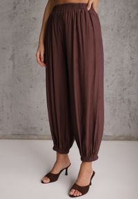 Renee - Brązowe Spodnie High Waist o Kroju Balloon Mezesha. Okazja: na co dzień. Stan: podwyższony. Kolor: brązowy. Długość: krótkie. Styl: boho, casual #7