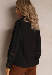 Renee - Czarna Koszula ze Stójką i Koronką Phaeninca. Okazja: na co dzień. Typ kołnierza: kołnierzyk stójkowy. Kolor: czarny. Materiał: koronka. Wzór: koronka. Styl: casual, elegancki #5