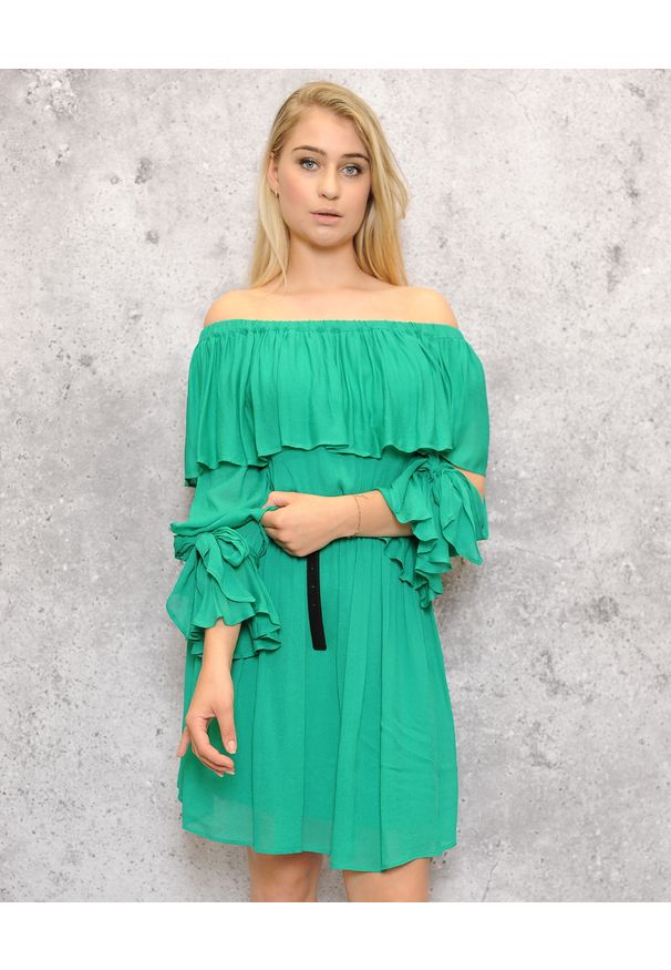 EMMA & GAIA - Zielona sukienka z falbanami. Kolor: zielony. Długość rękawa: długi rękaw. Sezon: lato. Długość: mini
