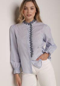 Born2be - Niebieska Koszula z Bawełny Ozdobiona Haftowaną Falbanką Zenatia. Okazja: na co dzień. Kolor: niebieski. Materiał: bawełna. Wzór: haft, aplikacja. Styl: casual, klasyczny, elegancki #1