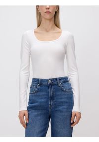 Reserved - Body z lyocellem - biały. Kolor: biały. Materiał: dzianina