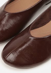 Born2be - Brązowe Minimalistyczne Balerinki z Okrągłym Noskiem Katara. Okazja: na co dzień, na spotkanie biznesowe, do pracy. Nosek buta: okrągły. Kolor: brązowy. Materiał: jeans. Wzór: gładki. Styl: casual, biznesowy, elegancki #7