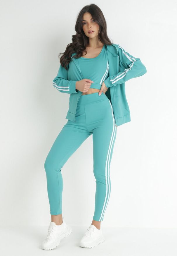 Born2be - Zielony Komplet Dresowy 3-częściowy z Lampasami Hisa. Kolekcja: plus size. Kolor: zielony. Materiał: dresówka. Sport: turystyka piesza