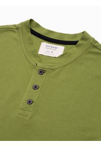 Ombre Clothing - T-shirt męski polo bez kołnierzyka - oliwkowy V6 S1381 - XL. Typ kołnierza: polo, bez kołnierzyka. Kolor: oliwkowy. Materiał: materiał, bawełna #8