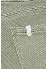 Answear Lab spodnie damskie kolor zielony dopasowane medium waist. Kolor: zielony. Materiał: tkanina. Styl: wakacyjny #4