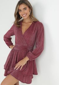 Born2be - Bordowa Sukienka Rozkloszowana z Metaliczną Nitką Adine. Okazja: na co dzień, na imprezę. Typ kołnierza: dekolt w kształcie V. Kolor: czerwony. Typ sukienki: rozkloszowane. Styl: casual, elegancki #1