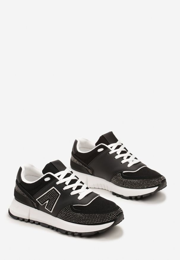 Born2be - Czarne Sneakersy na Płaskiej Podeszwie z Wycięciami i Cyrkoniami Leporia. Kolor: czarny. Obcas: na płaskiej podeszwie