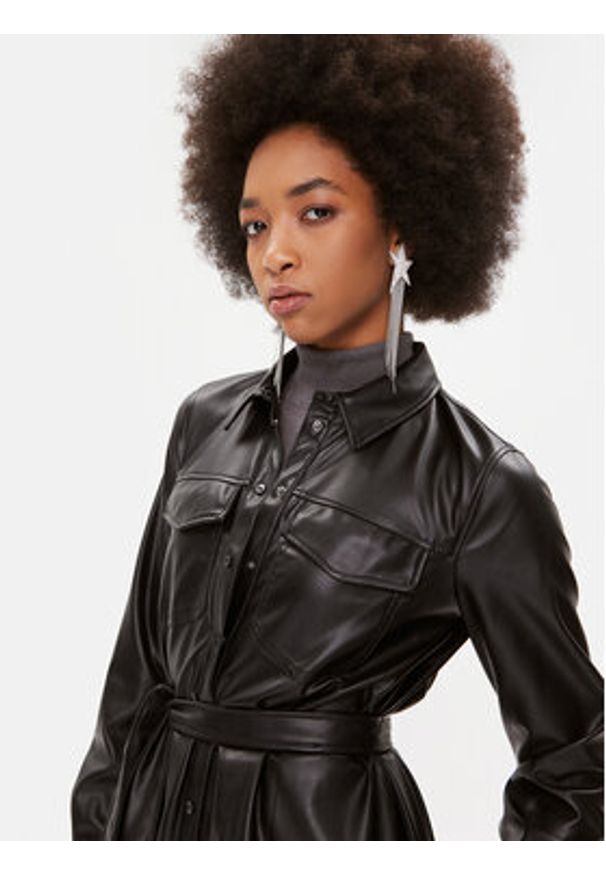 DKNY Sukienka skórzana P2HBTO59 Czarny Regular Fit. Kolor: czarny. Materiał: syntetyk